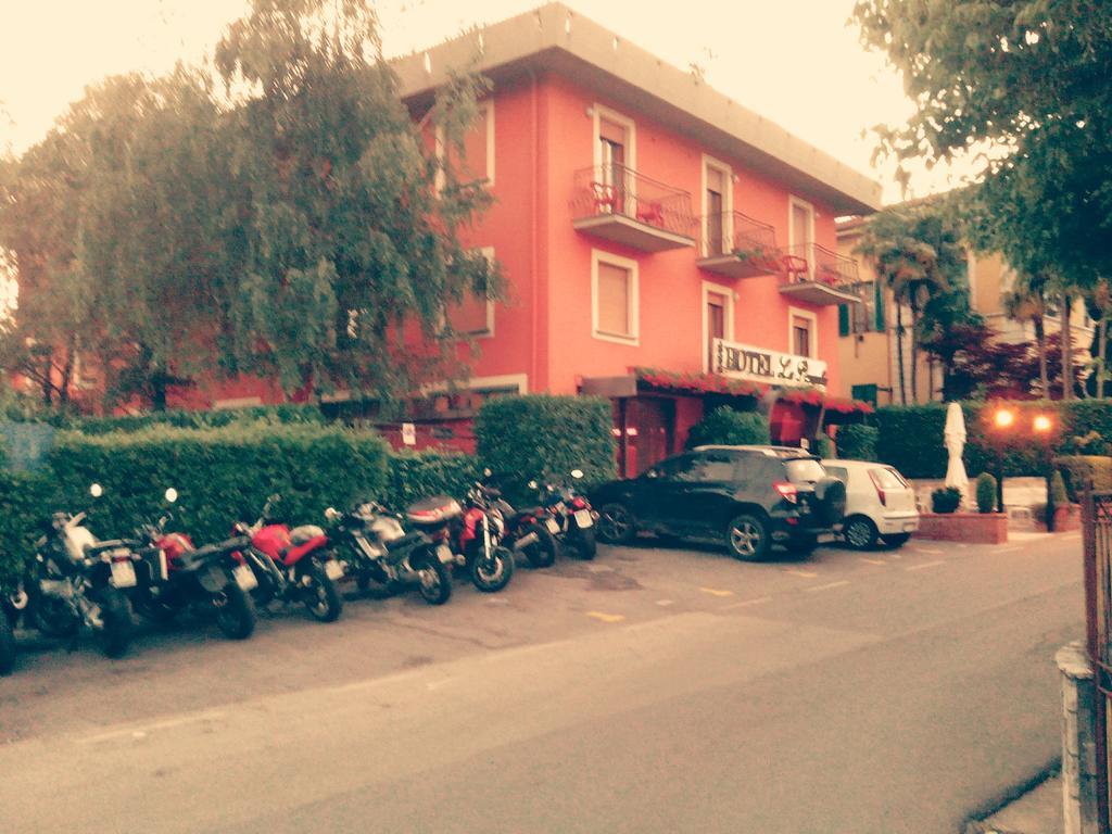 Hotel La Pergola Barga Exteriör bild